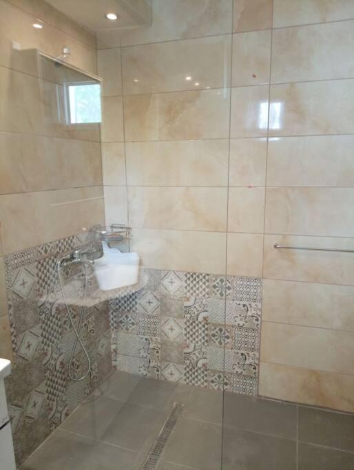 Apartment Downtown With Private Parking *