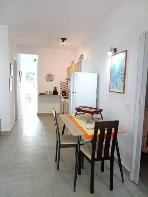 Downtown With Private Parking Apartment