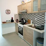 Downtown Apartment With Private Parking